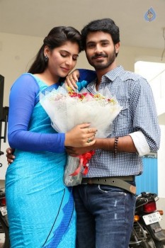 Nee Enna Maayam Seithai Tamil Film Photos - 9 of 38