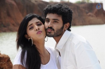 Nee Enna Maayam Seithai Tamil Film Photos - 17 of 38