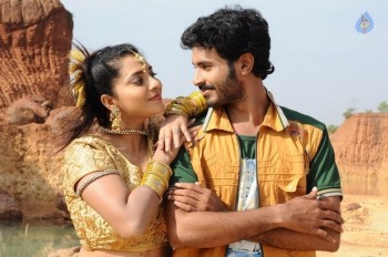 Nee Enna Maayam Seithai Tamil Film Photos - 29 of 38