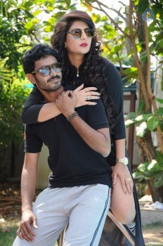 Nee Enna Maayam Seithai Tamil Film Photos - 30 of 38