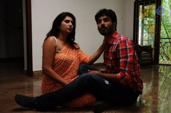 Nee Enna Maayam Seithai Tamil Film Photos - 34 of 38
