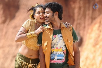 Nee Enna Maayam Seithai Tamil Film Photos - 38 of 38