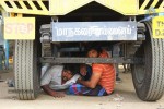 Nerungi Vaa Muthamidathe Tamil Movie Stills - 118 of 108