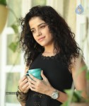 Nerungi Vaa Muthamidathe Tamil Movie Stills - 38 of 108