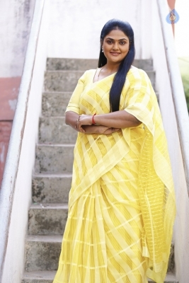 Nirosha in Nuvvu Thopu Raa Movie - 2 of 6