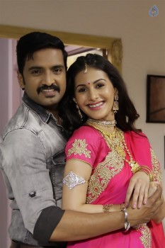 Odi Odi Uzhaikkanum Tamil Film Photos - 7 of 10