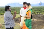 Oruvar Meethu Oruvar Sainthu Tamil Movie Stills - 47 of 77