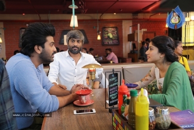 Padi Padi Leche Manasu Movie Working Stills - 2 of 3