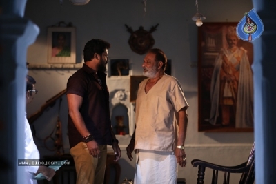 Poster Movie Stills - 35 of 25