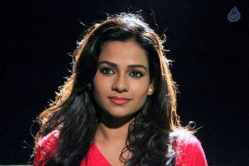 Priyamudan Priya Tamil Film Photos - 8 of 48