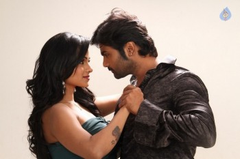 Priyamudan Priya Tamil Film Photos - 11 of 48