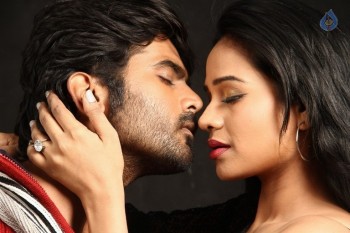 Priyamudan Priya Tamil Film Photos - 12 of 48