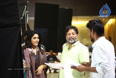 Raaga 24 Gantallo Movie Working  Stills - 5 of 20