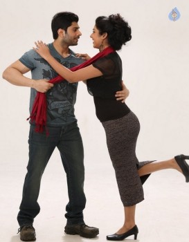 Rajavin Paarvai Raniyin Pakkam Tamil Film Photos - 26 of 35