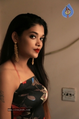 Rangeela Movie Stills And Posters - 30 of 44