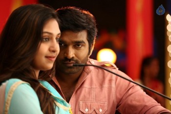 Rekka Tamil Film Photos - 16 of 17