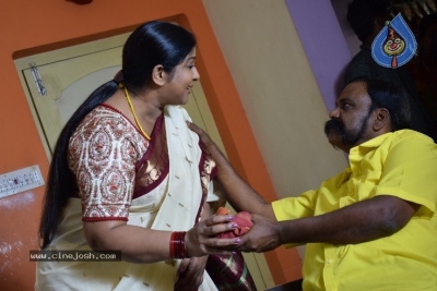 Right Right Baggidi Gopal Movie Stills - 4 of 20