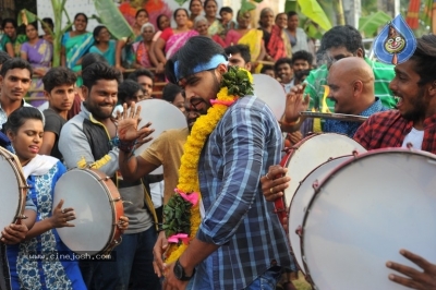 Sakala Kala Vallabhudu Movie Working Stills - 9 of 17