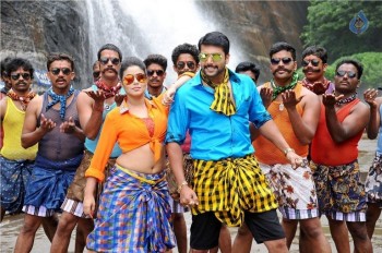 Sakalakala Vallavan Film Song Photos - 19 of 20