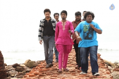 Saravanan Iruka Bayamen Tamil Film Stills - 14 of 21