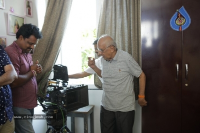 Senior Director Singeetham  At Vallidhari Madhya Movie Sets - 25 of 35