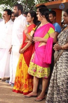 Sivappu Manithargal Tamil Movie Photos - 24 of 41