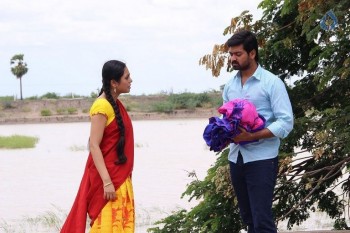 Sivappu Manithargal Tamil Movie Photos - 26 of 41
