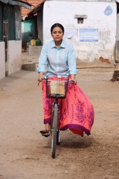 Sivappu Manithargal Tamil Movie Photos - 29 of 41