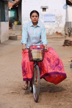 Sivappu Manithargal Tamil Movie Photos - 30 of 41