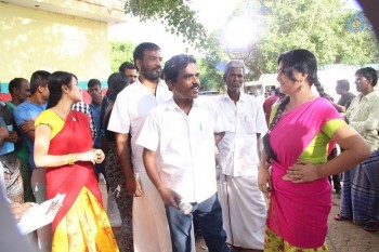 Sivappu Manithargal Tamil Movie Photos - 31 of 41
