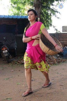 Sivappu Manithargal Tamil Movie Photos - 35 of 41