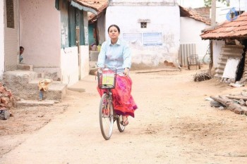 Sivappu Manithargal Tamil Movie Photos - 36 of 41