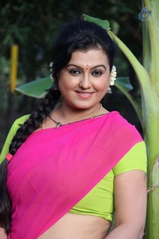 Sivappu Manithargal Tamil Movie Photos - 39 of 41