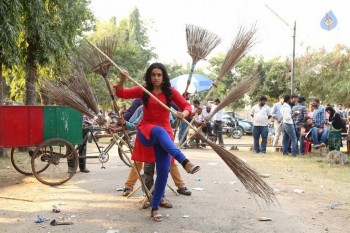 Swacch Bharat Event Pics in Pichhiga Nachav - 4 of 12