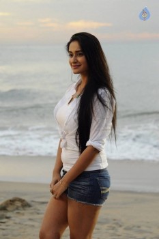 Thakituthaththom Tamil Film Photos - 2 of 29