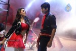 Theeya Velai Seiyyanum Kumaru Tamil Movie New Stills - 23 of 47
