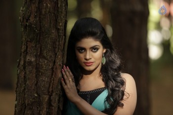 Thiraikku Varatha Kathai Tamil Movie Photos - 2 of 60