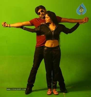 Trap Movie Stills - 8 of 9