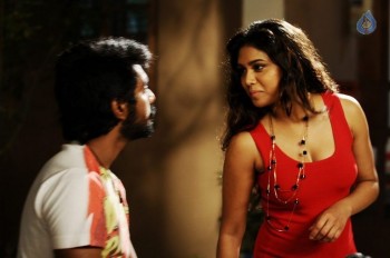 Trisha ledaa Nayanthara Film Photos - 13 of 17