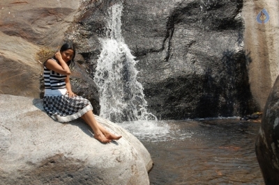 Uppu Pili Karam Tamil Movie Photos - 18 of 29
