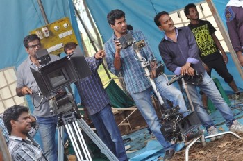 Vaanavillu Movie Photos and Posters - 5 of 28