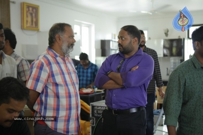 Valliddari Madhya Working Stills - 10 of 16