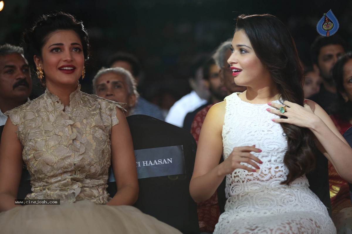 61st Idea Filmfare Awards 2013 Photos - 13 / 97 photos