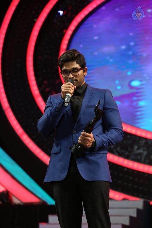 62nd Filmfare Awards South Event Photos - 40 / 82 photos