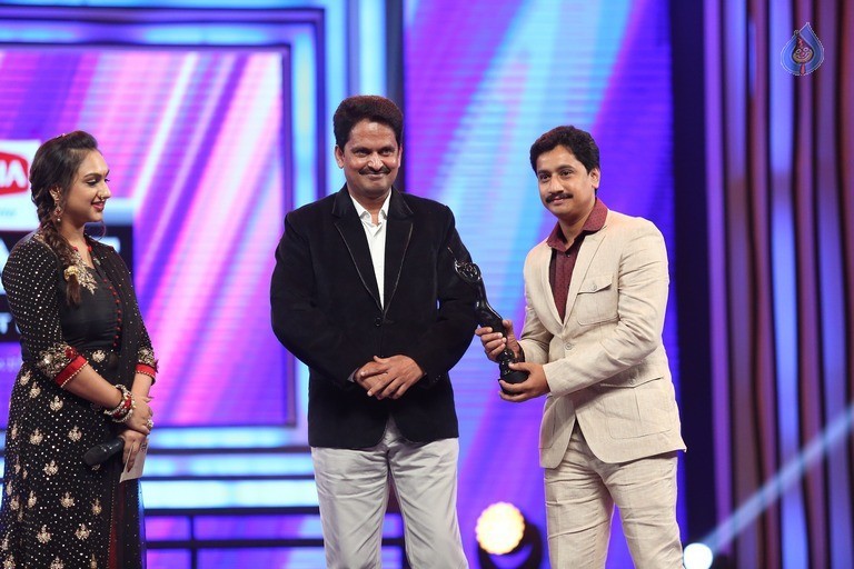 63rd Britannia Filmfare Awards South Event Photos - 50 / 59 photos