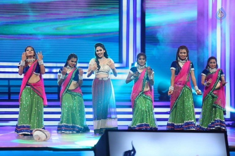 63rd Britannia Filmfare Awards South Event Photos 3 - 83 / 110 photos