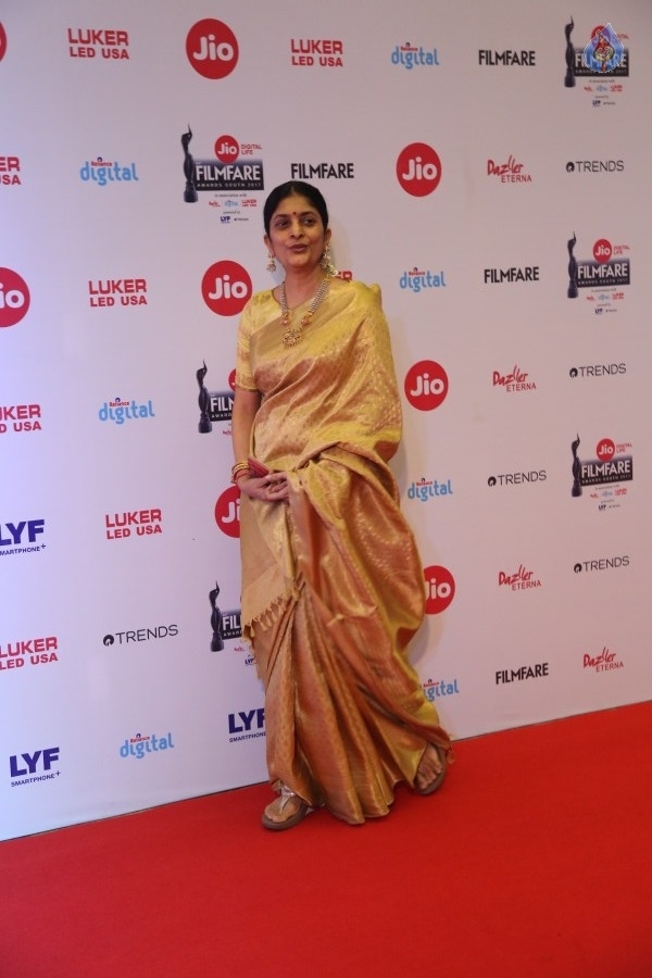 64th Jio Filmfare Awards South 2017 - 25 / 61 photos