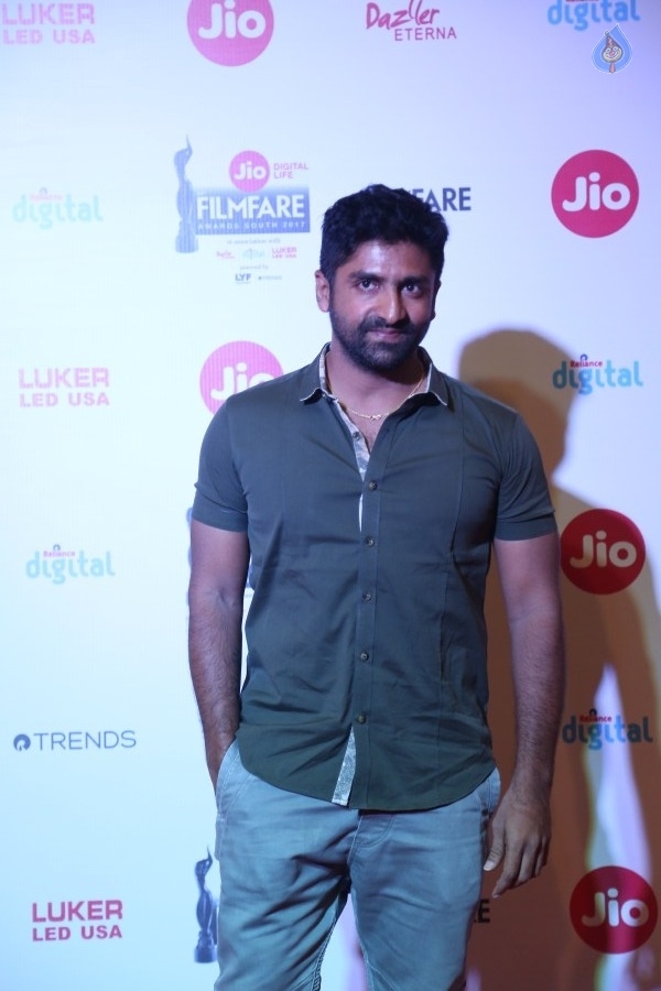 64th Jio Filmfare Awards South 2017 - 46 / 61 photos