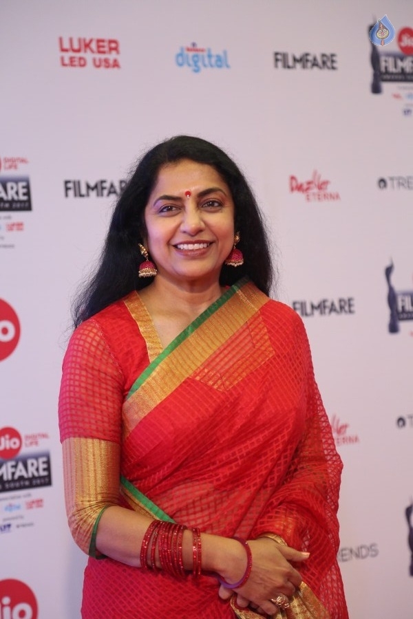 64th Jio Filmfare Awards South 2017 - 49 / 61 photos