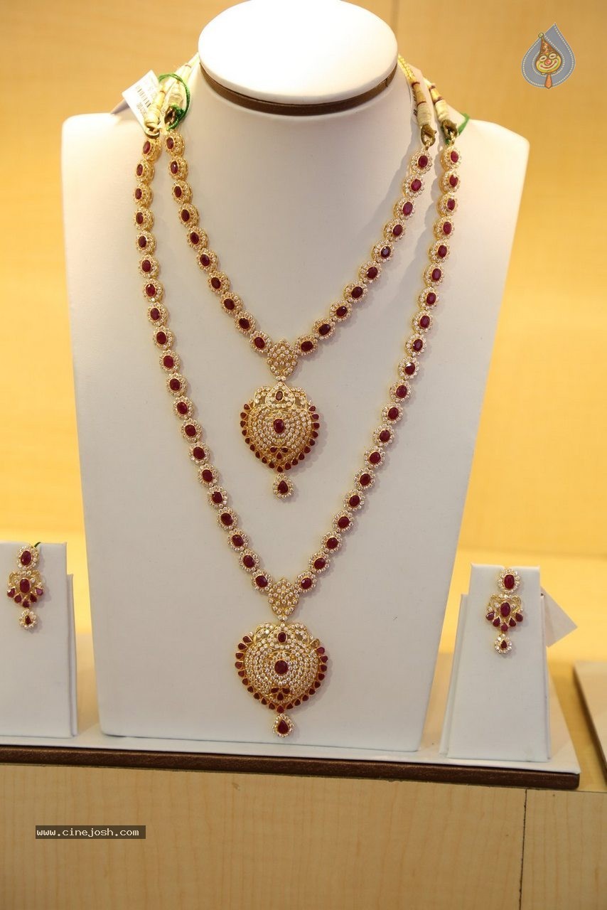 8th Hyderabad Jewellery n Gem Fair - 43 / 109 photos